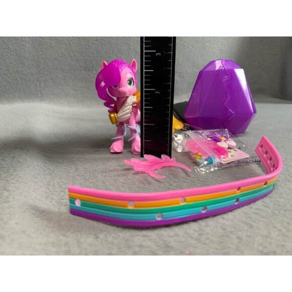 My Little Pony Princess Petals Pony Figure Crystal Adventures Set - Picture 8 of 9
